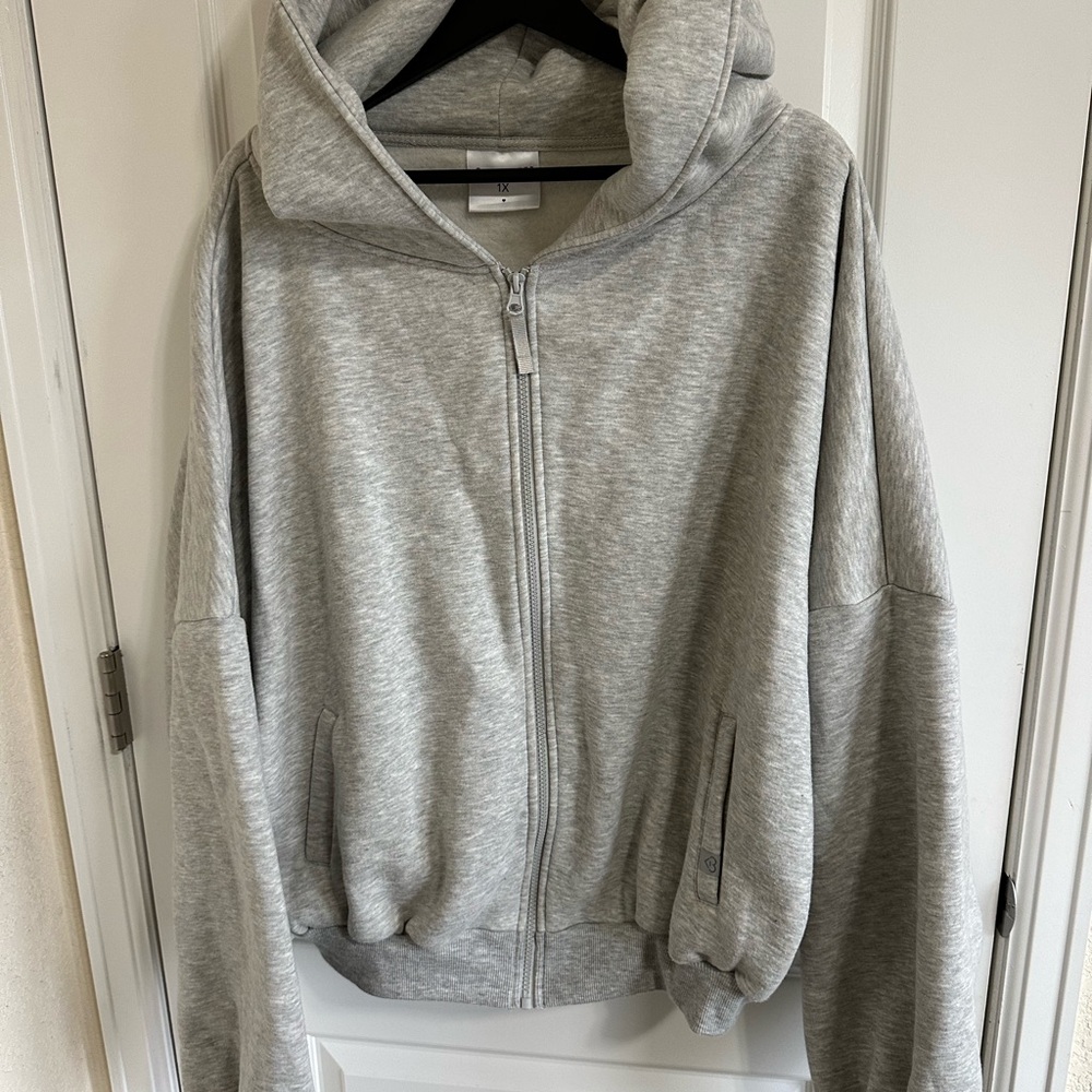 Blogilates zip up